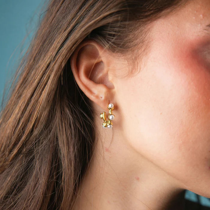 Pearl Gold Hammered Earring