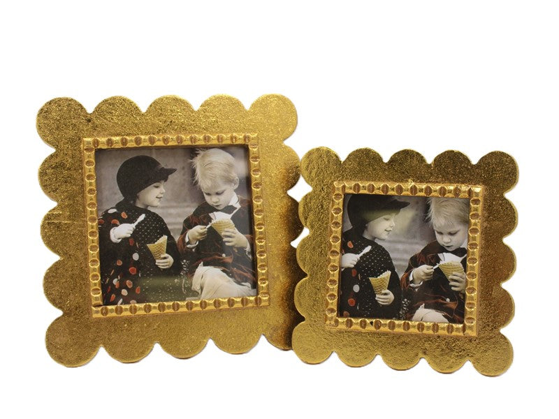 Scalloped Frame
