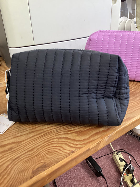 Ezra makeup bag SM-black